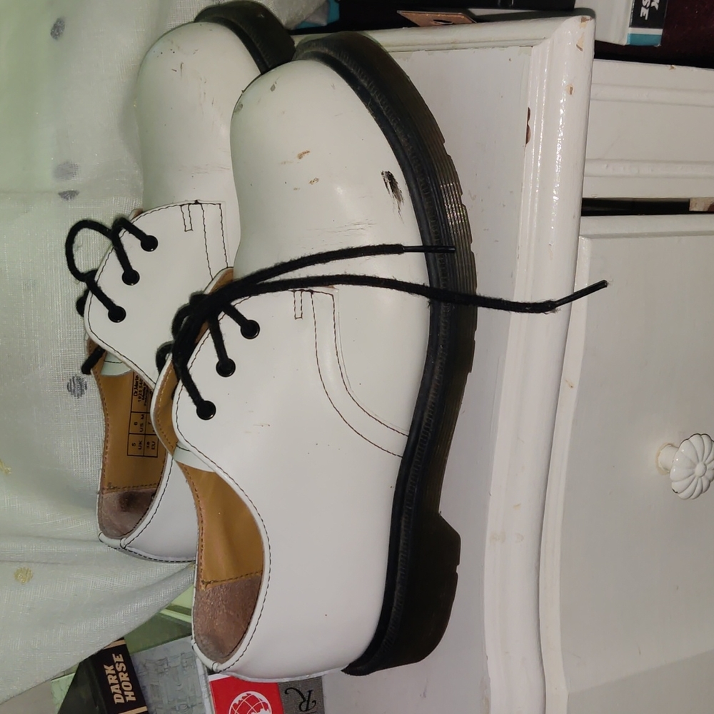 Dr. MARTENS | White 1925 3 Hole Oxford Sz 6